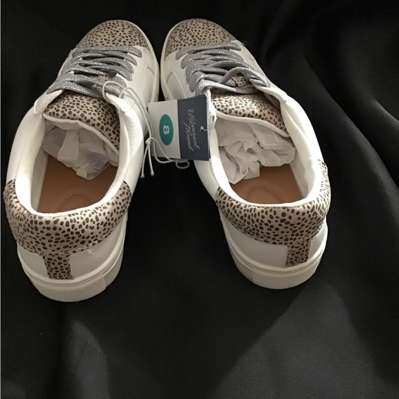 Universal Thread Caddy White with Leopard Print Sneaker - Picture 6 of 6